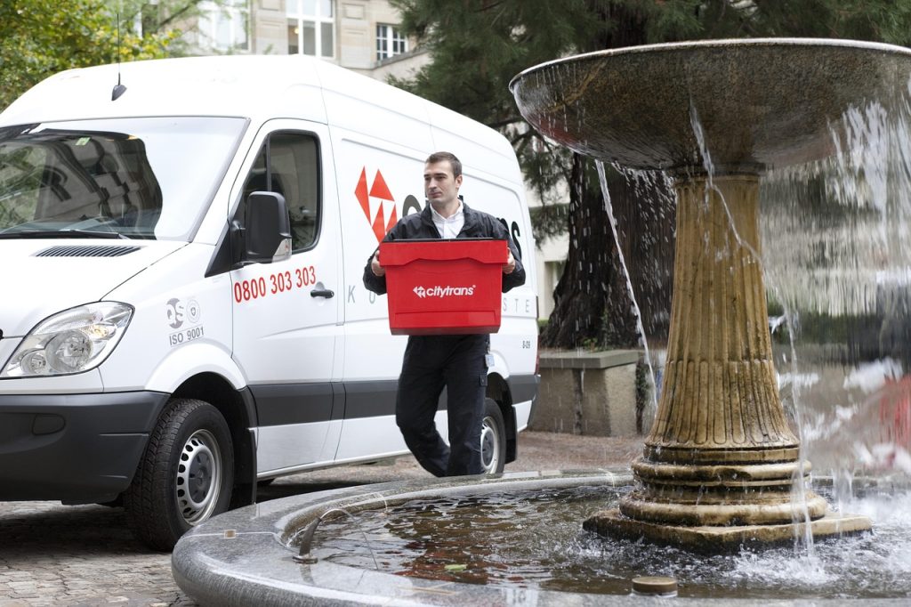 city-trans-3332623_1280 Courier-related cyber scams have emerged as a disturbing trend, targeting unsuspecting individuals across North America.